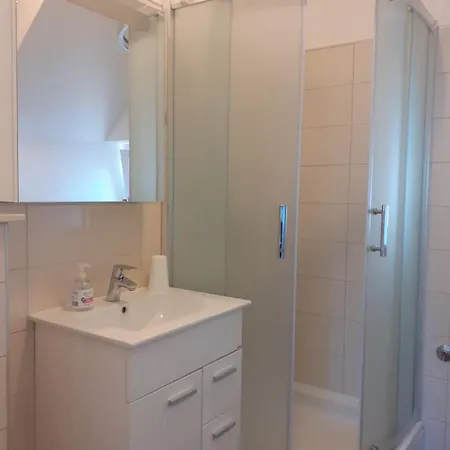 Apartman Franka Tribunj アパート *