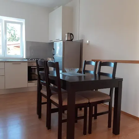 アパート Apartman Franka Tribunj Tribalj