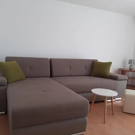 Apartman Franka Tribunj アパート