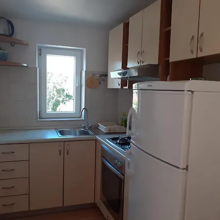 アパート Apartman Franka Tribunj *
